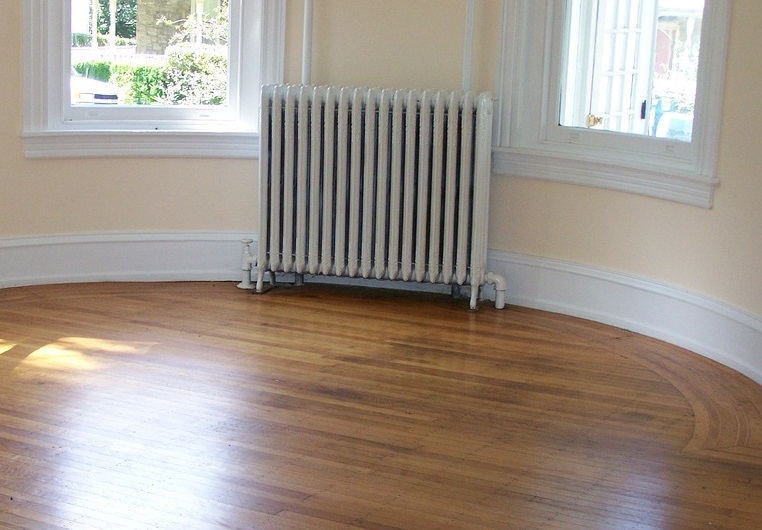 Noleggio di deumidificatori per la posa di pavimenti