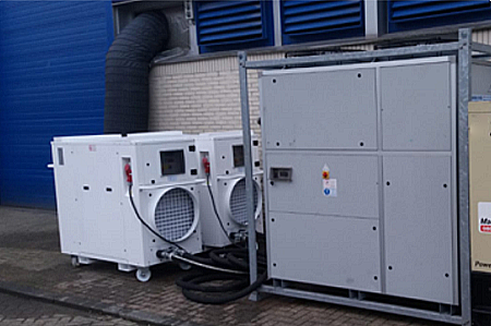 Untitled Chiller e unità di trattamento aria per una sala conferenze