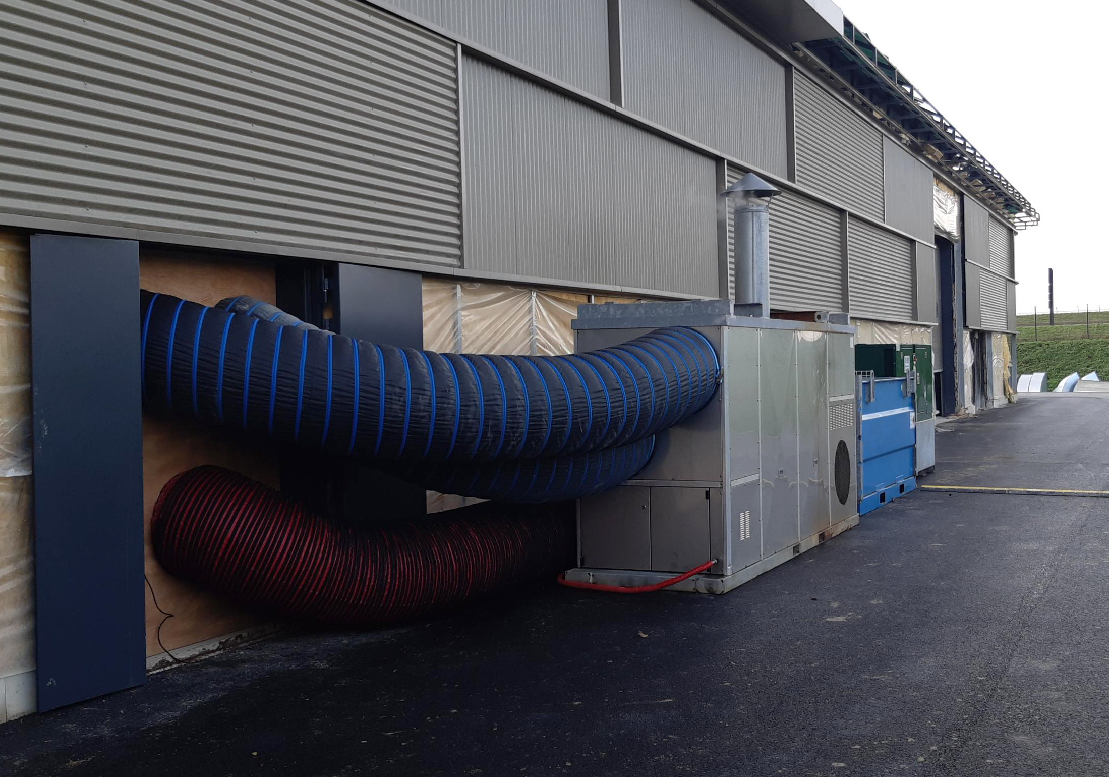 Riscaldatori a noleggio per il cantiere di uno showroom