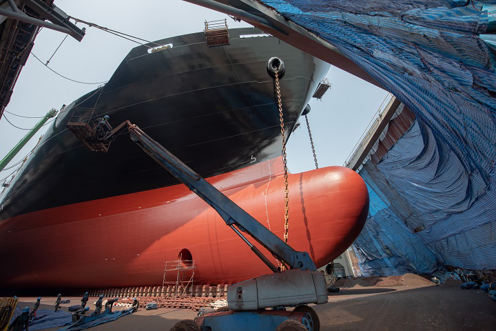 Deumidificatori KT2200 assistono nella ristrutturazione di una nave