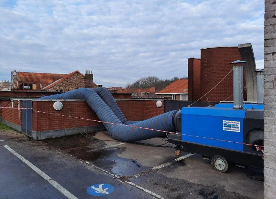 Zona gialla: centro commerciale noleggia riscaldatori dopo la riapertura