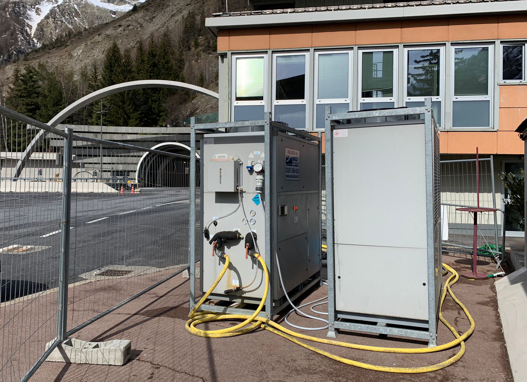 Chiller, fan coils e condizionatori per il data center di un traforo alpino