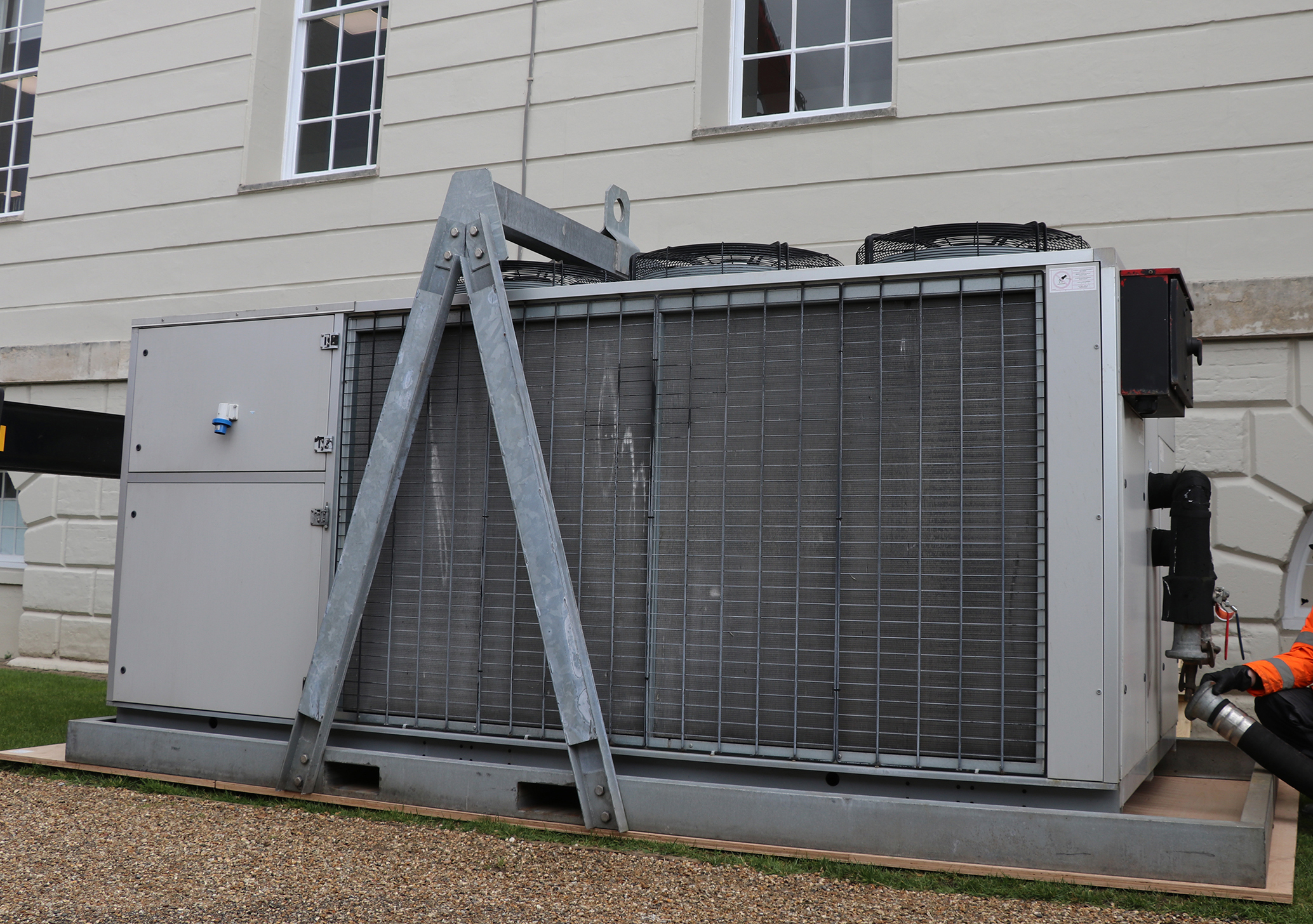 Chiller a noleggio per una stazione ferroviaria in ristrutturazione