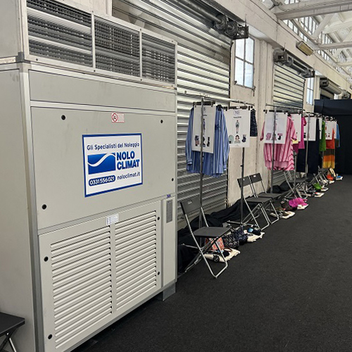 Chiller e fan coil per il backstage di una sfilata